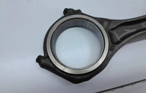 Audi A5 8T 8F Piston with connecting rod 05020947