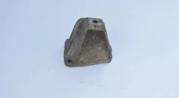 Audi A4 S4 B5 8D Gearbox mounting bracket 8D0399113AB