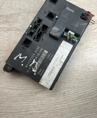 Mercedes-Benz E W211 Door control unit/module 356803 2218200526 8016857
