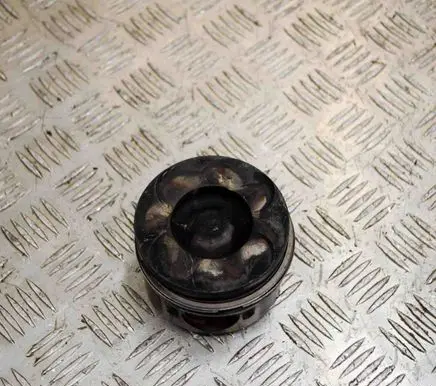 Piston