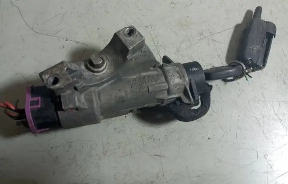 Volkswagen Golf IV Ignition lock 4B0905851C