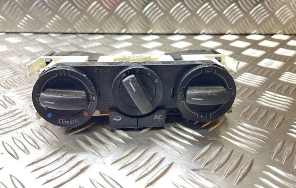 Volkswagen Polo IV 9N3 Climate control unit 6Q0820045G