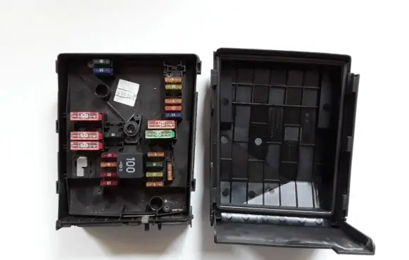 Skoda Yeti (5L) Fuse module 1K0937125D