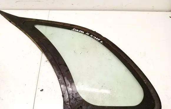 Nissan Almera Rear side window as2