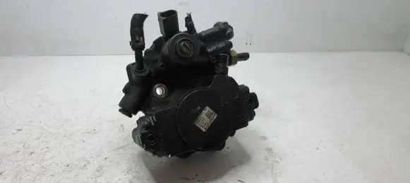 Mercedes-Benz E W212 Fuel injection high pressure pump 9424A070A A6510700301 0012549ACF