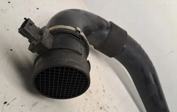 Iveco Daily 35.8 - 9 Turbo air intake inlet pipe/hose 5801317093