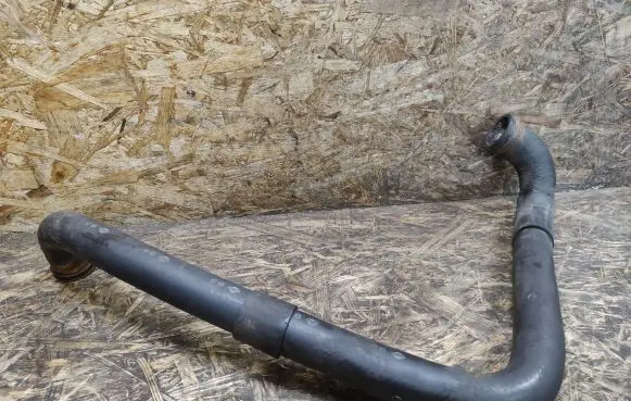 Nissan 240ZX, 280ZX, 300ZX Engine coolant pipe/hose