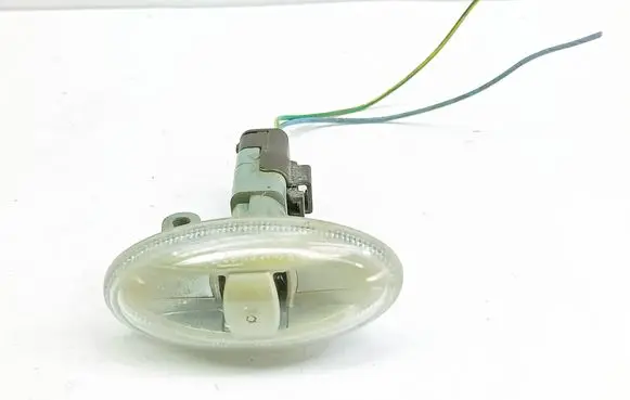 Citroen Xsara Picasso Front fender indicator light