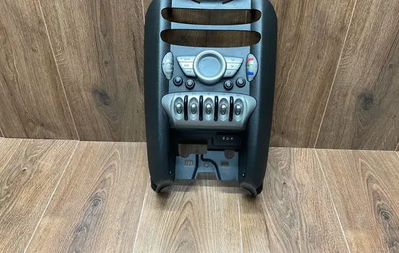 Mini One - Cooper R56 Dashboard 2752900 69810204