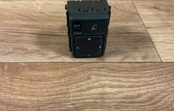 Nissan Micra Wing mirror switch 030402