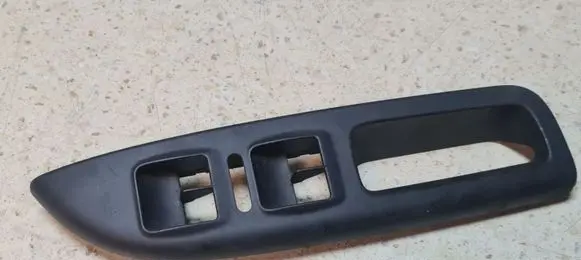 Skoda Octavia Mk2 (1Z) Front door window switch trim 1Z2867172