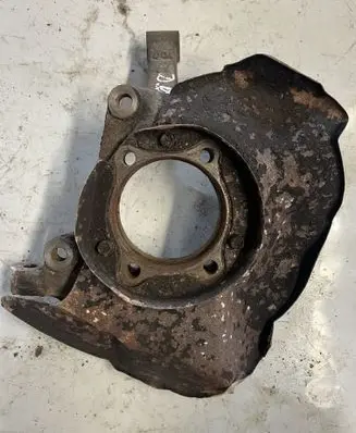 Front wheel hub spindle knuckle