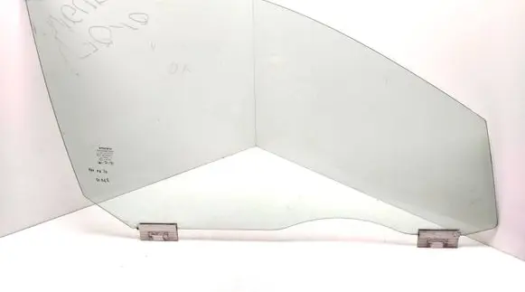 Volvo V70 Front door window glass four-door 43R00043 E000186