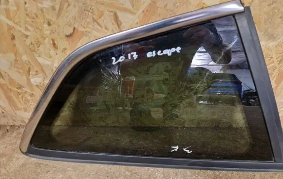Ford Escape III Rear side window GJ54S29751DA