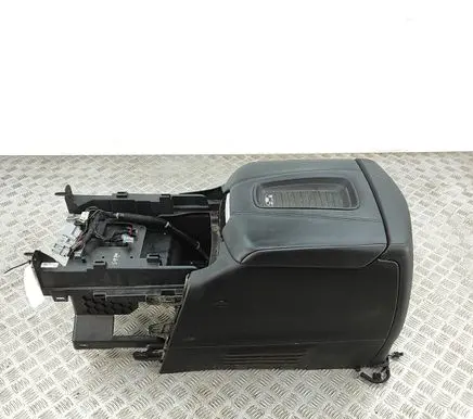 Cadillac Escalade Center console 84584360 23385846