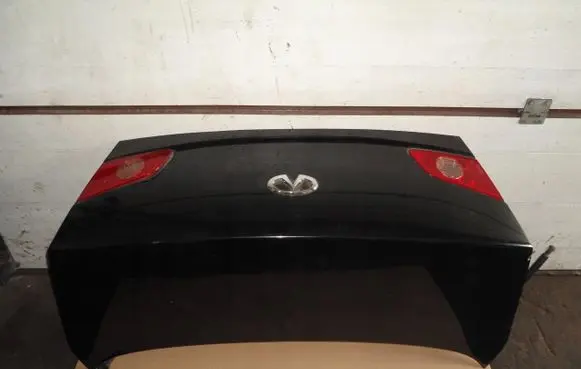 Infiniti G35 Tailgate/trunk/boot lid