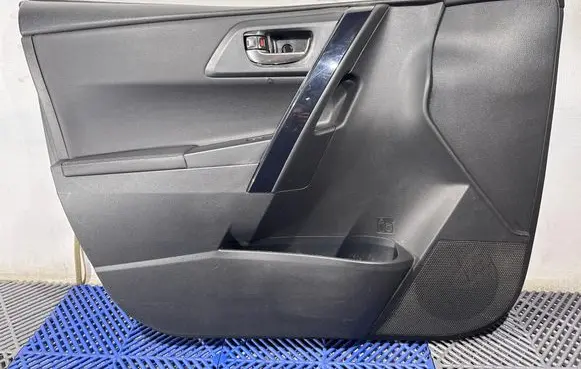 Toyota Auris E180 Front door card panel trim