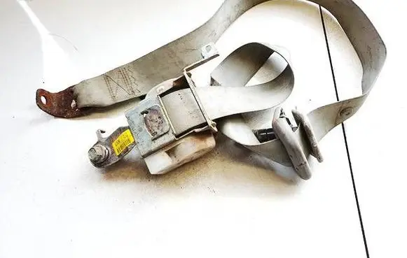 Rear seatbelt