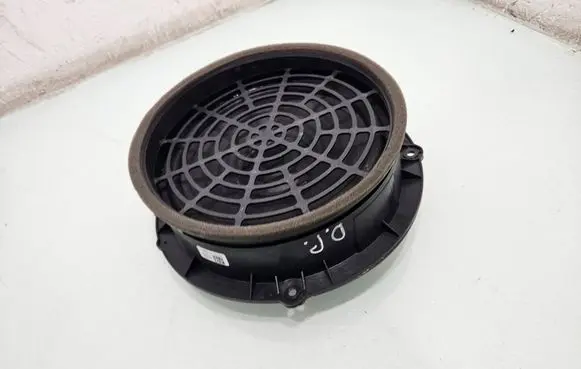 Audi A8 S8 D4 4H Front door speaker 4H0035415