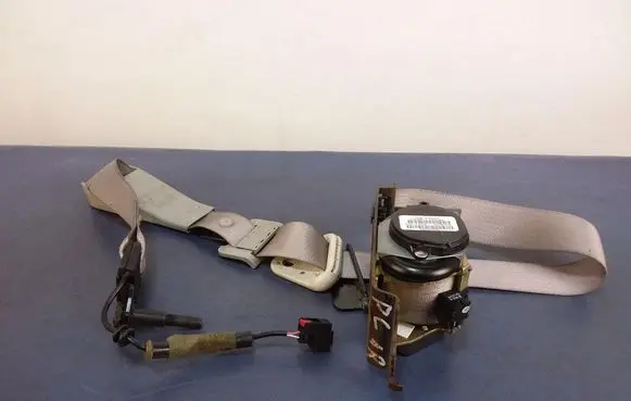 Chrysler Pacifica Front seatbelt 