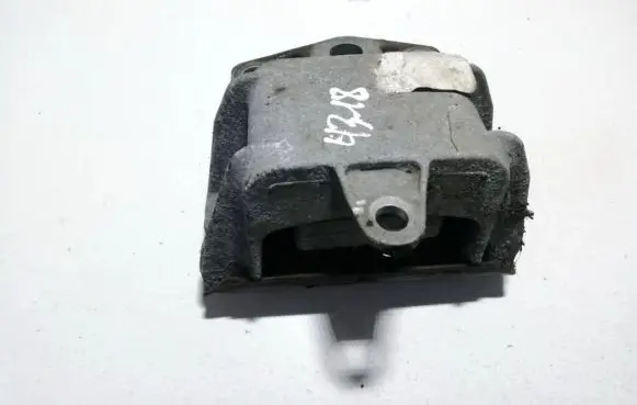 Seat Alhambra (Mk1) Engine mount bracket