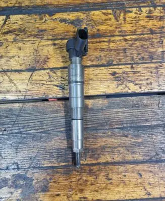 BMW X3 E83 Fuel injector 0445115077
