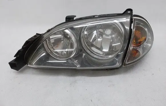 Toyota Avensis T220 Headlight/headlamp