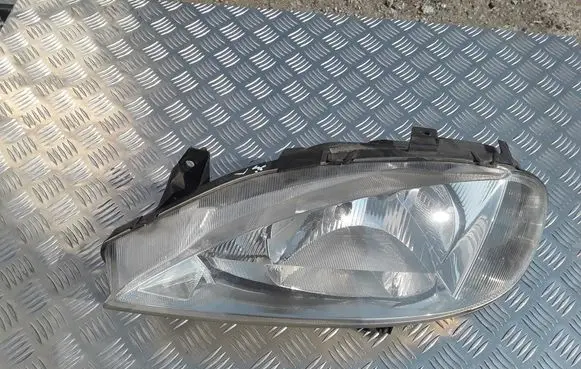 Renault Megane II Headlight/headlamp 7700427872G