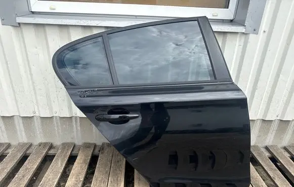 BMW 1 E81 E87 Rear door