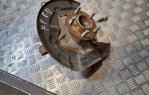 Ford Fusion II Front wheel hub DG9C3K170A