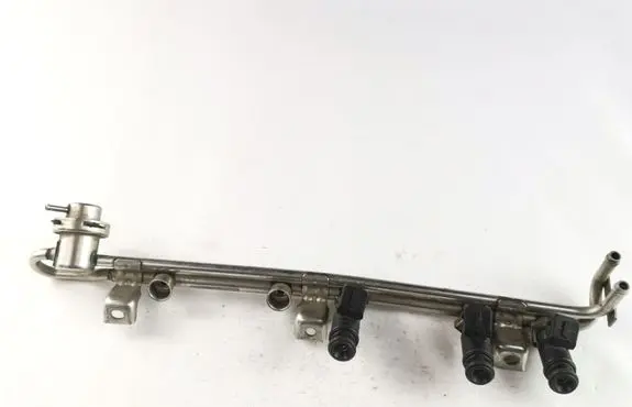 Volkswagen Golf IV Fuel main line pipe 071133317A