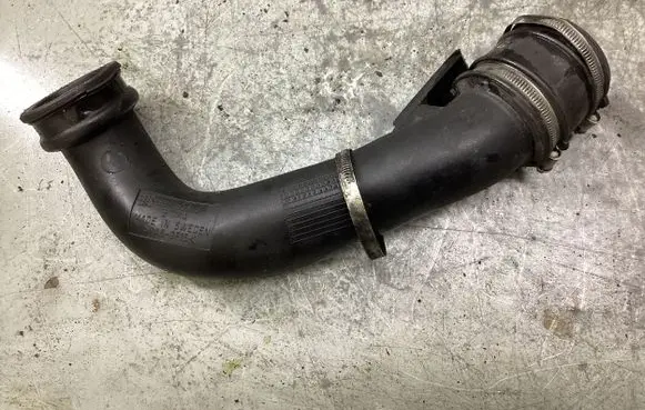 Volvo V70 Intercooler hose/pipe 6896526 30741667