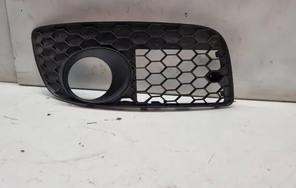 Volkswagen Golf V Front bumper lower grill 217103