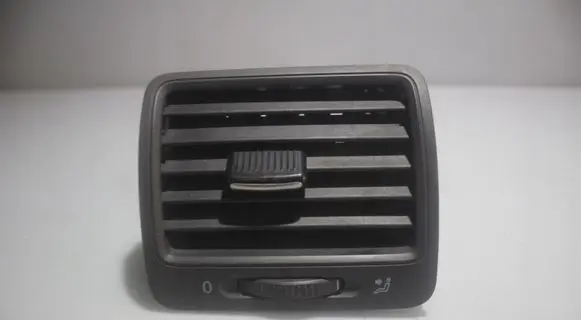 Volkswagen Golf V Dashboard side air vent grill/cover trim