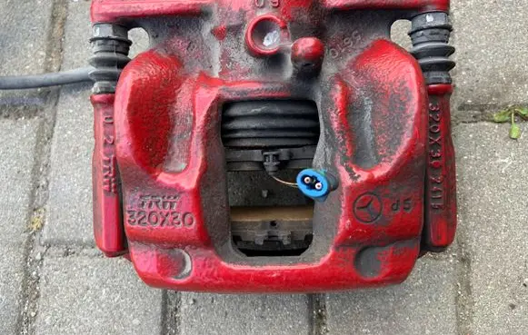 Mercedes-Benz CLA C117 X117 W117 Front brake caliper A24636 320X30