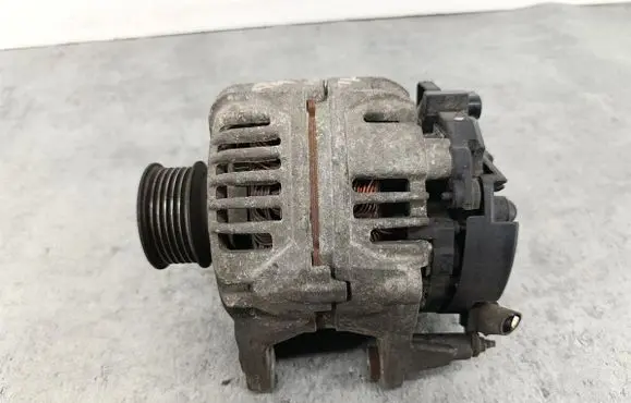 Volkswagen Golf IV Generator/alternator 037903025E