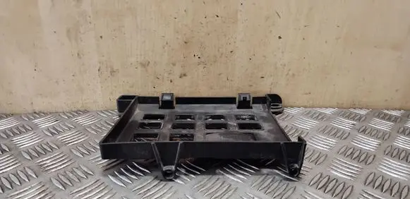Audi A8 S8 D4 4H Other engine bay part 4H0906330E