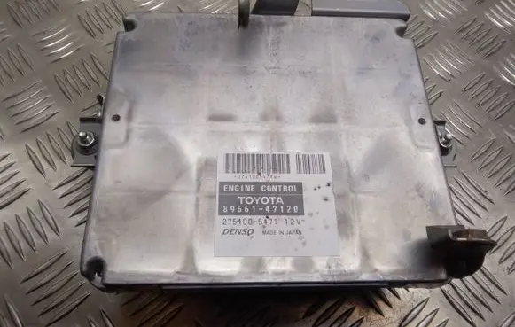 Toyota Prius (XW20) Engine control unit/module 8966147120 2751005471