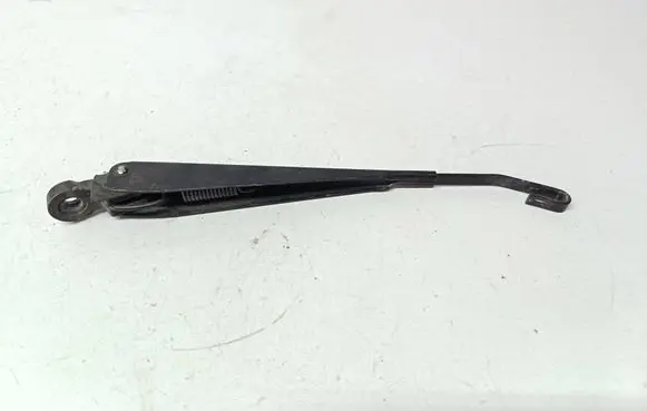 Volkswagen PASSAT B4 Rear wiper blade arm 333955707A