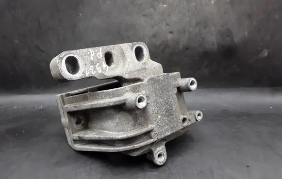 Volkswagen PASSAT B7 Engine mount bracket 3618372 1K0199262
