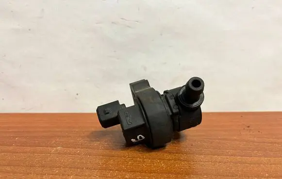 Mercedes-Benz S W221 Vacuum valve 0004703593