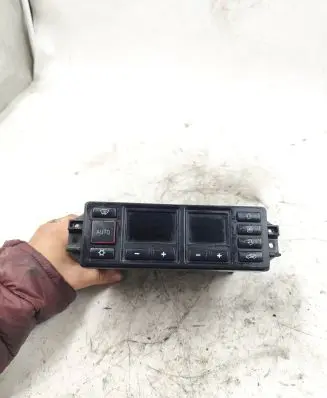 Audi A4 S4 B5 8D Climate control unit 8L0820043D 5HB00760804