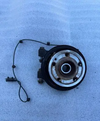 Mercedes-Benz Vito Viano W447 Rear wheel hub spindle/knuckle A447357 00061 1206