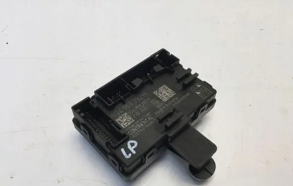 Skoda Octavia Mk4 Door control unit/module 5Q4959392H