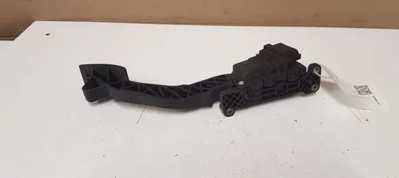 Ford Focus Accelerator throttle pedal 6PV00864103 00864103