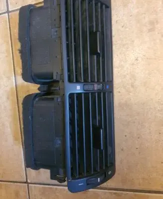 BMW 5 E39 Dash center air vent grill 8361895 8363199 8370741