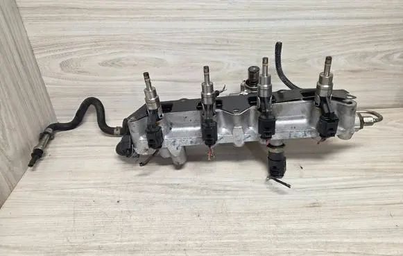 Audi A3 S3 8P Fuel injectors set 03C906036A 03C127025R