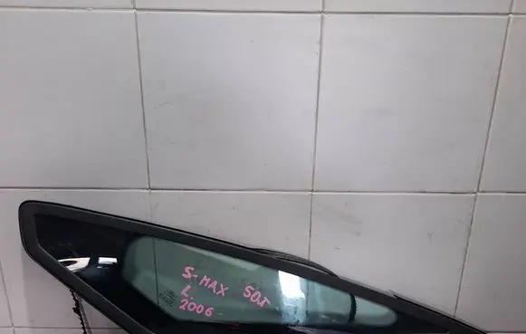 Ford S-MAX Front door vent window glass four-door 