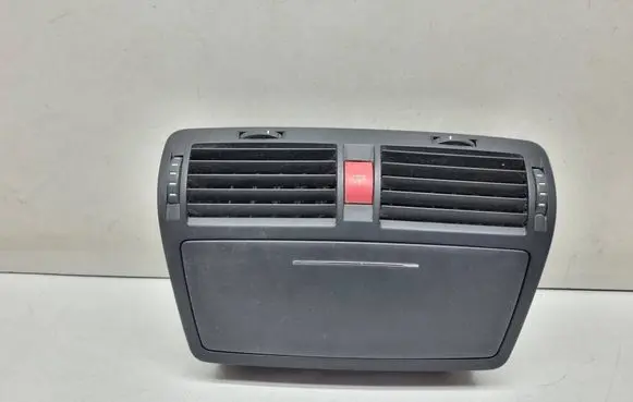 Skoda Octavia Mk2 (1Z) Dash center air vent grill 1Z0820951