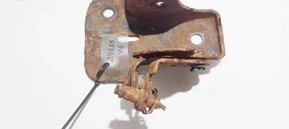 Citroen C3 Engine mounting bracket